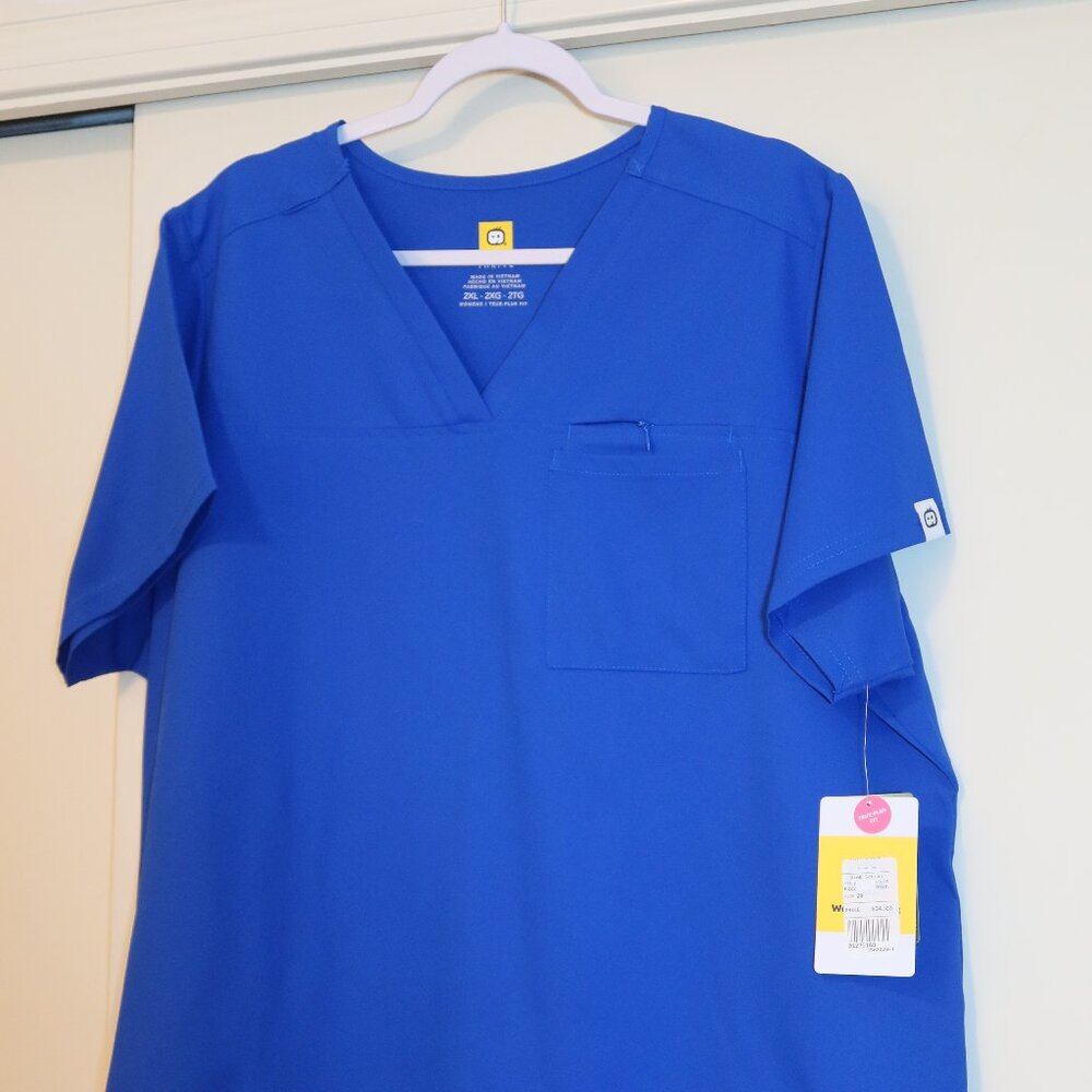 WonderWink Thrive 2-Pocket Tuck-In V-Neck Top - Royal Blue